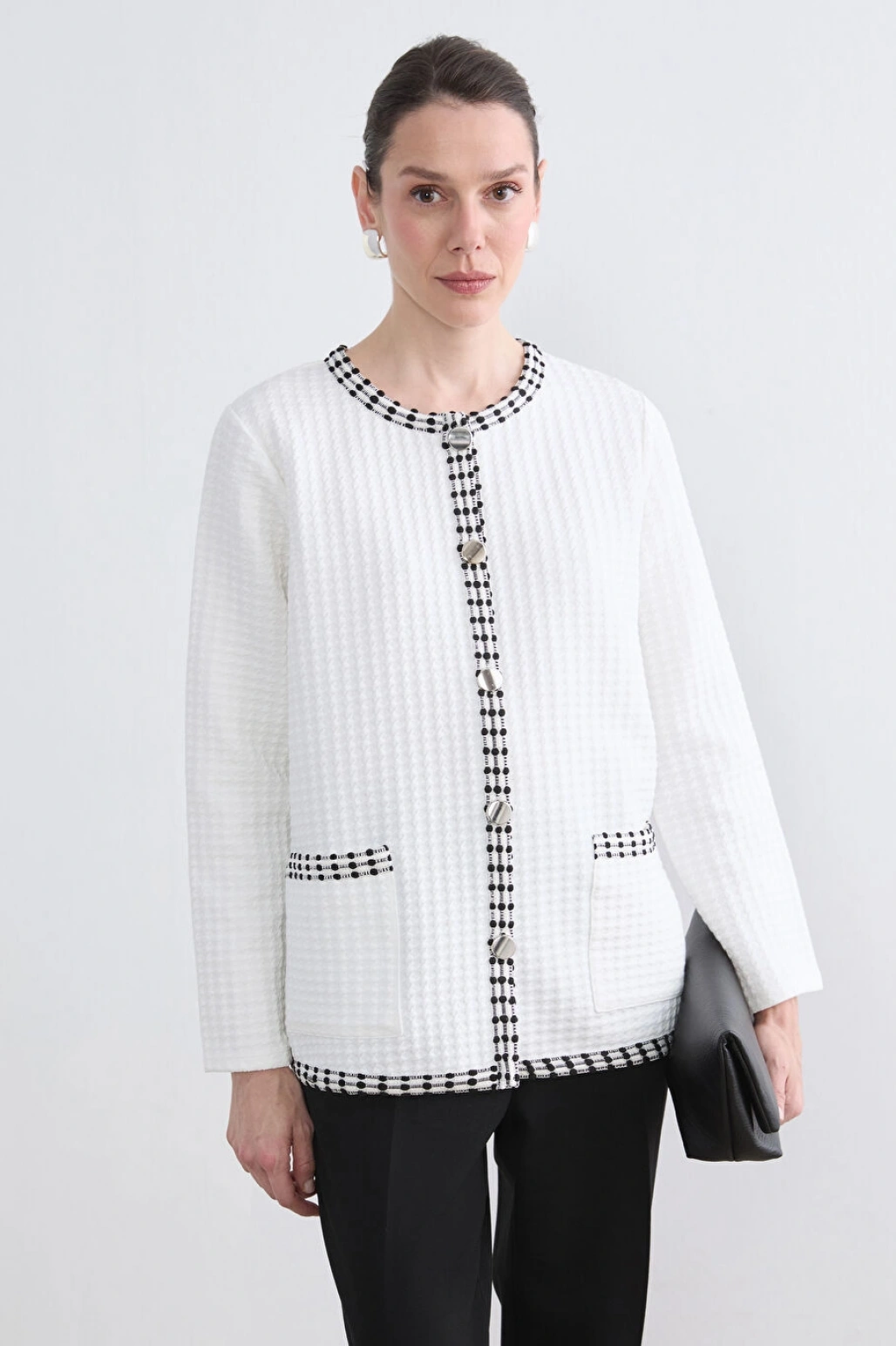 LCW Grace Beyaz Bisiklet Yaka Dokulu Kadın Hırka