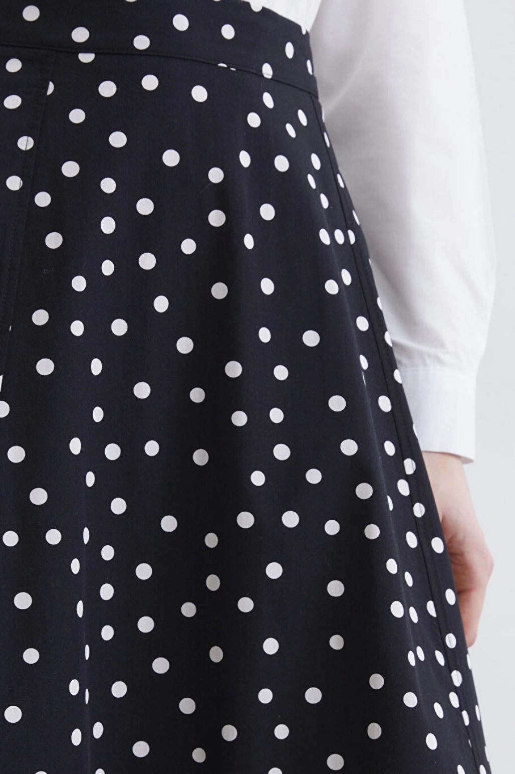 LCW Modest Siyah Beli Fermuarlı Puantiyeli Kloş Etek