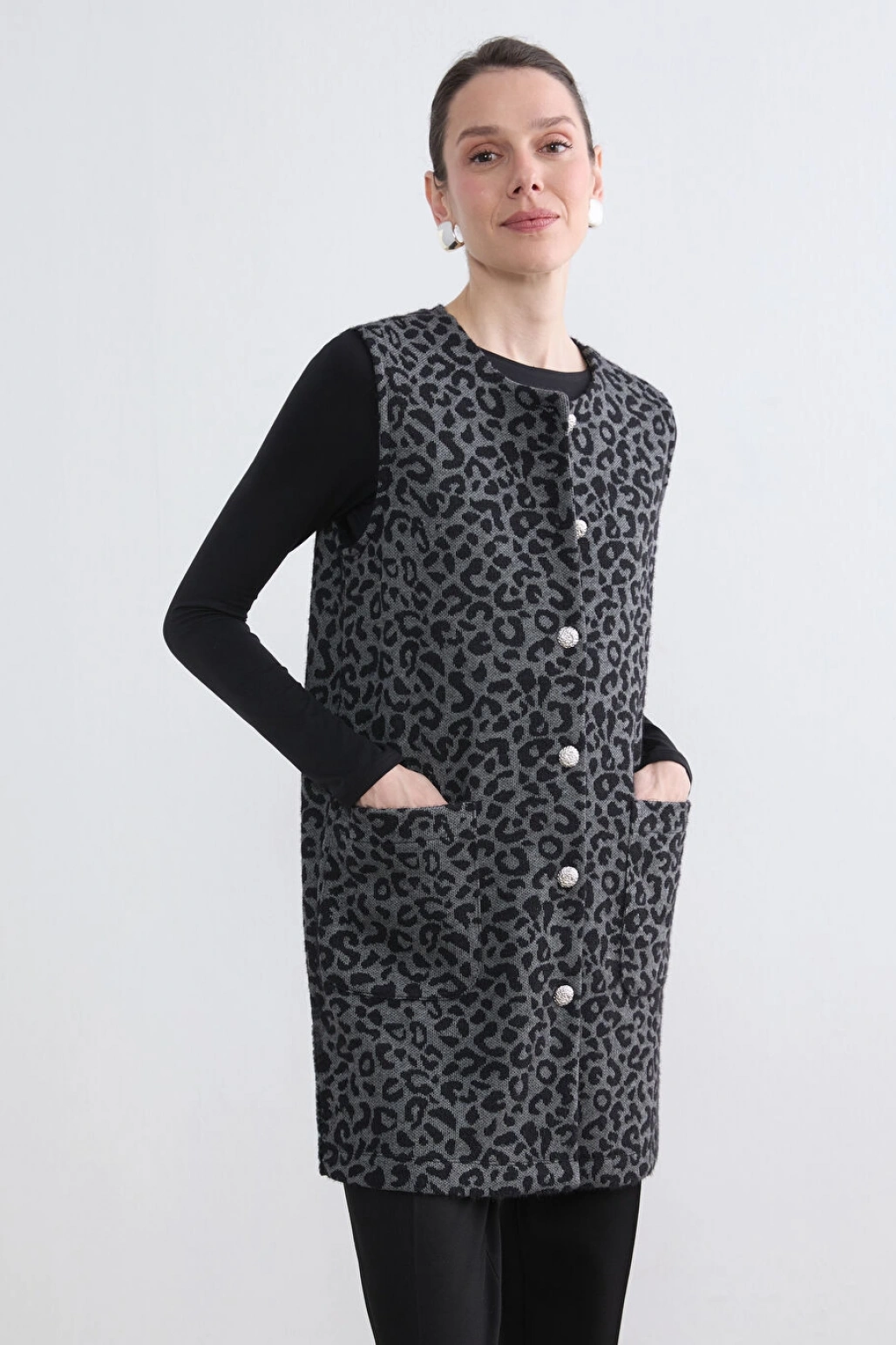LCW Grace Siyah Bisiklet Yaka Leopar Desenli Kadın Yelek