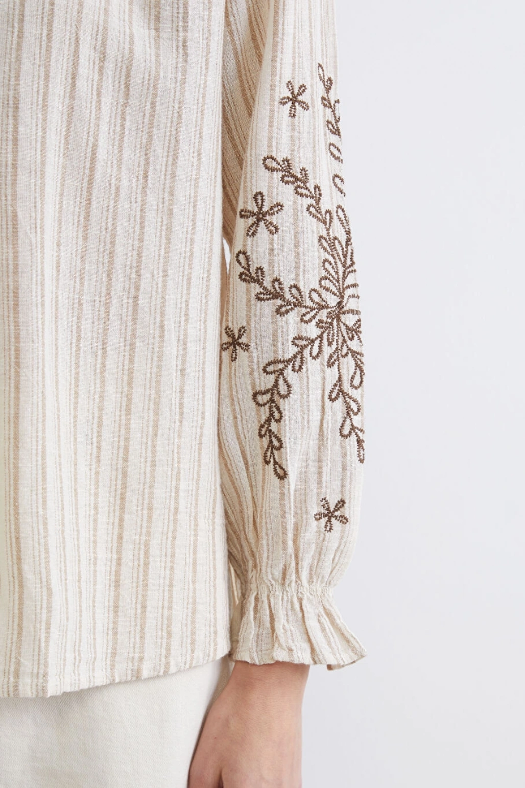 LCW Grace Kahverengi Kaçık Yaka Çizgili Keten Karışımlı Kadın Gömlek