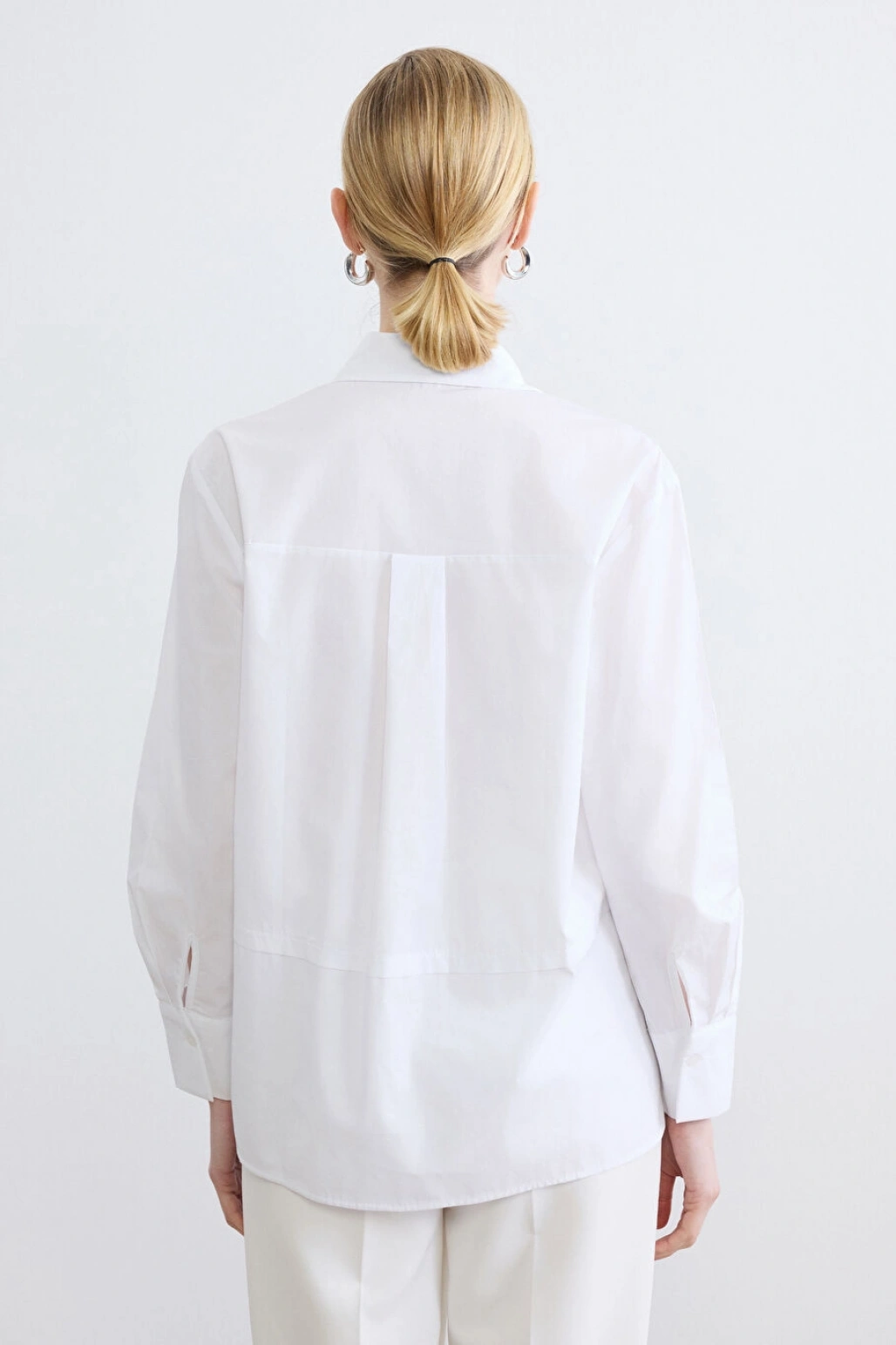 LCWAIKIKI Classic Beyaz Taşlı Oversize Poplin Kadın Gömlek