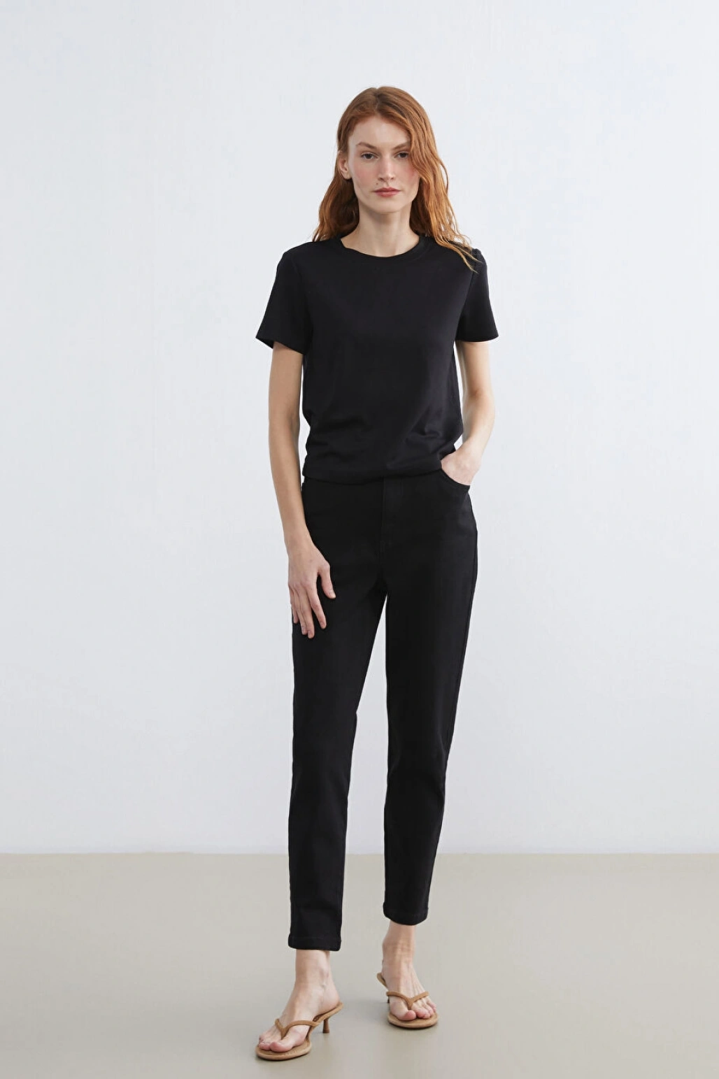 LCWAIKIKI Classic Siyah Beli Lastikli Slim Mom Kadın Jean Pantolon