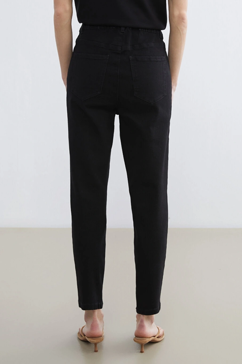 LCWAIKIKI Classic Siyah Beli Lastikli Slim Mom Kadın Jean Pantolon