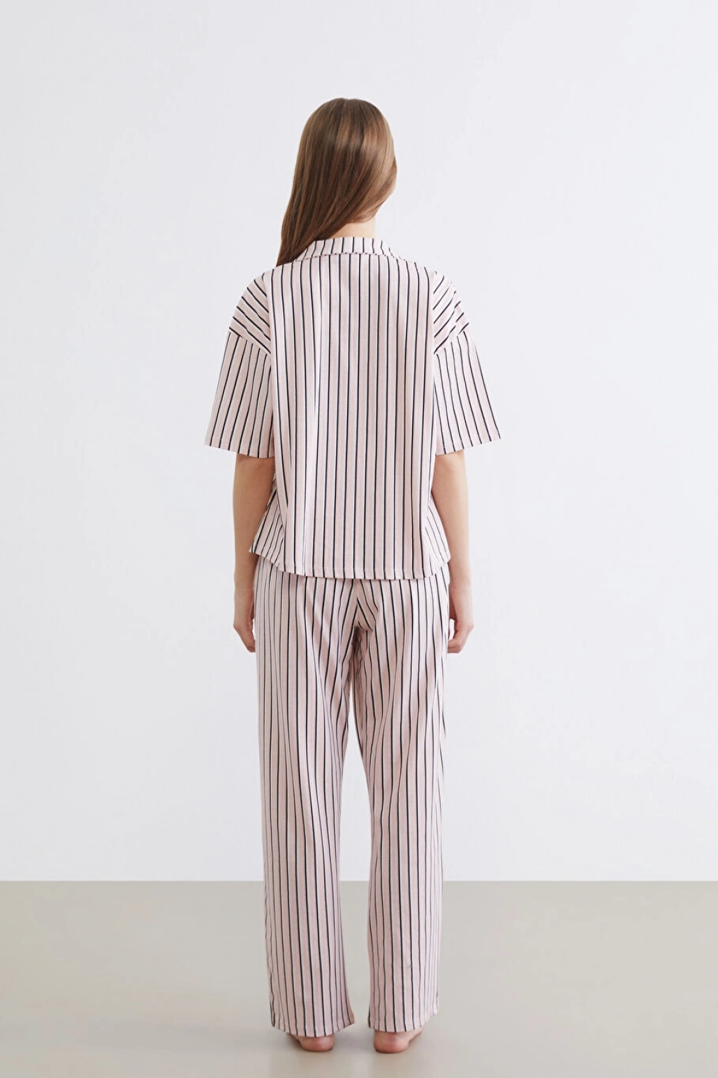 LCW Young Pembe Gömlek Yaka Çizgili Kadın Pijama Takım