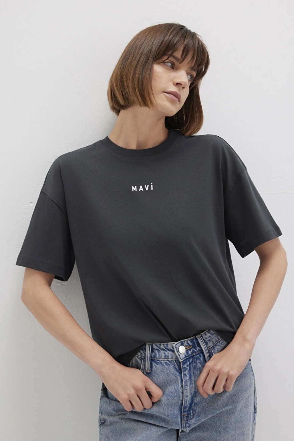 Mavi Logo Baskılı Antrasit Tişört