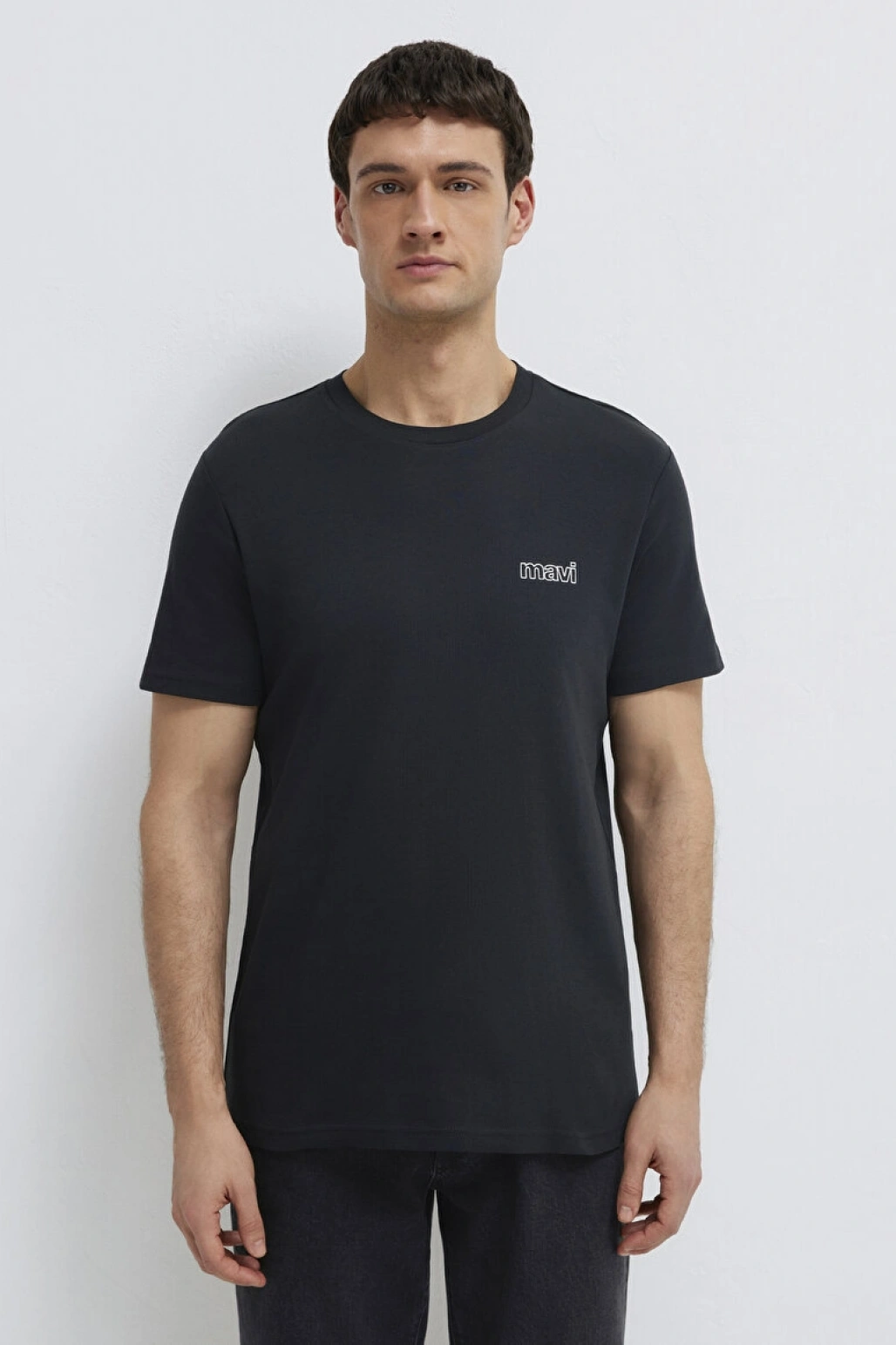 Mavi Logo Baskılı Siyah İnterlok Tişört