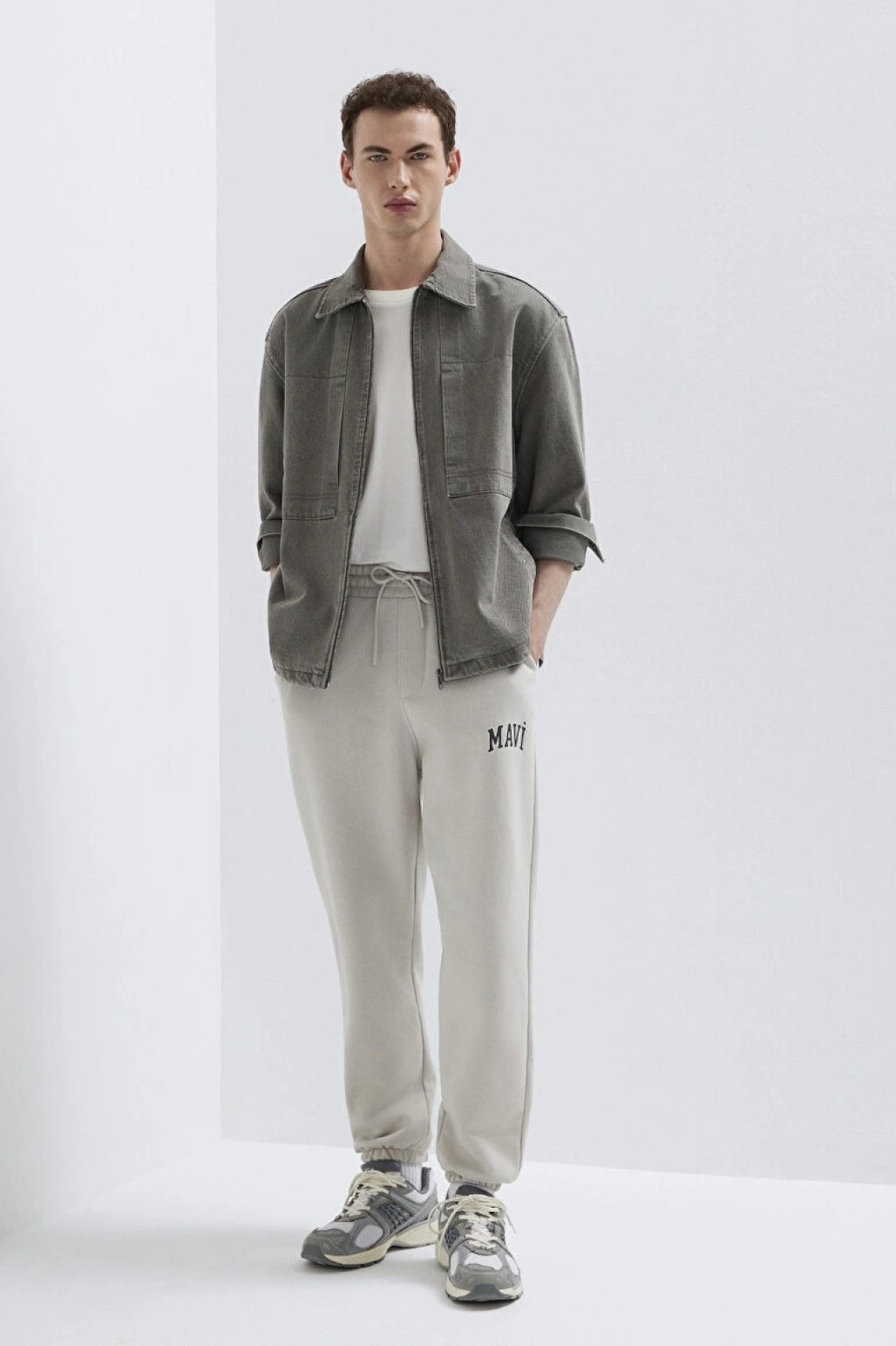 Mavi Logo Baskılı Gri Eşofman Altı