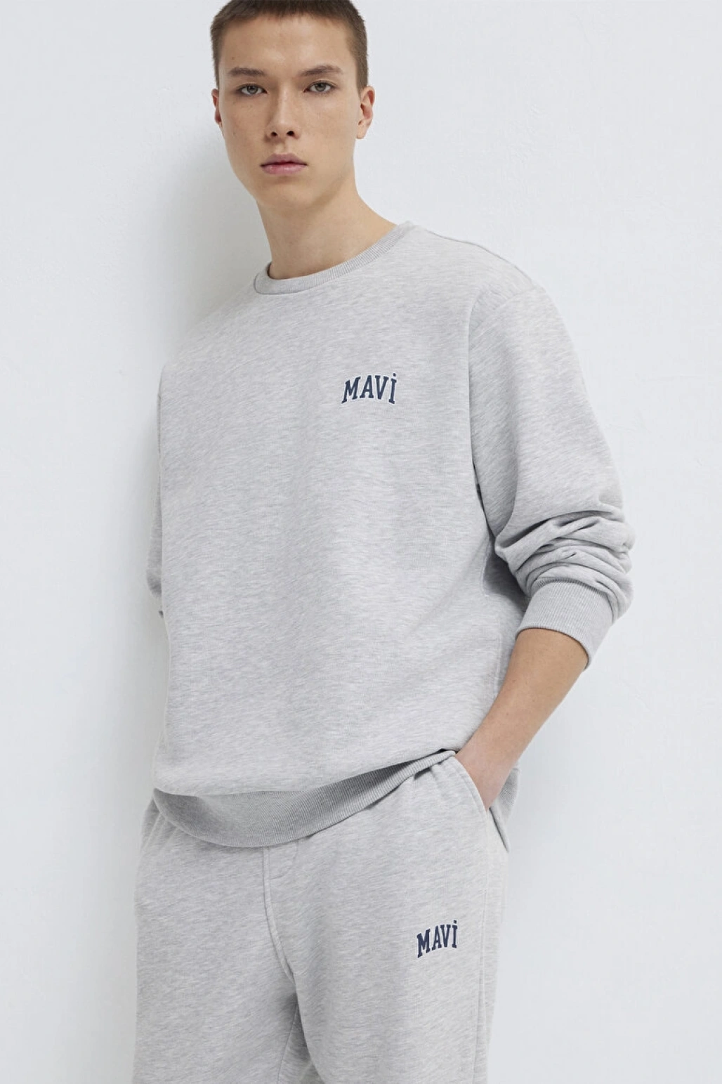Mavi Logo Baskılı Gri Sweatshirt