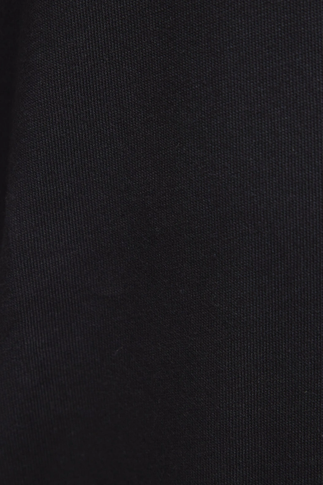 Mavi Nakışlı Siyah Tişört