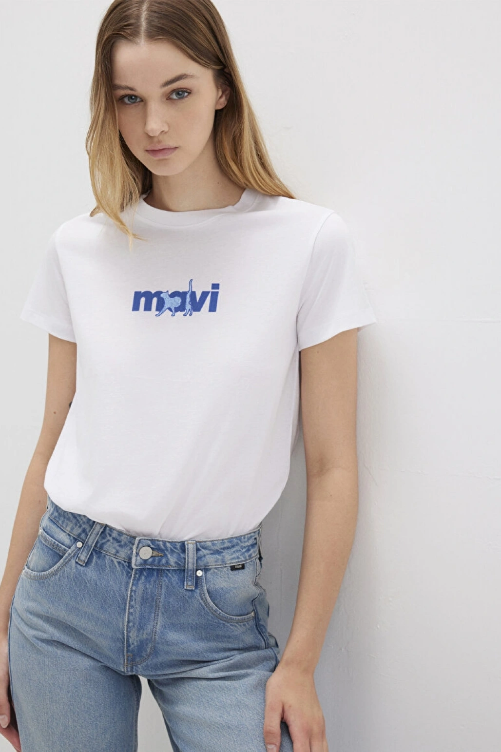 Mavi Kedi Baskılı Beyaz Tişört