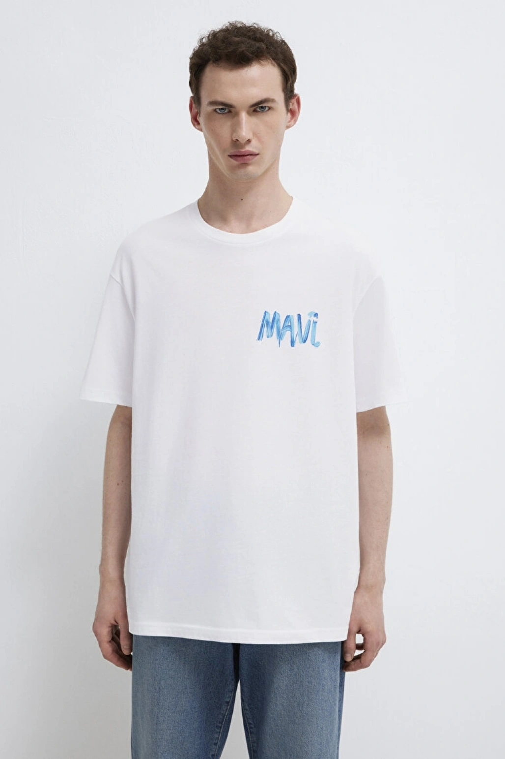 Mavi Baskılı Beyaz Tişört