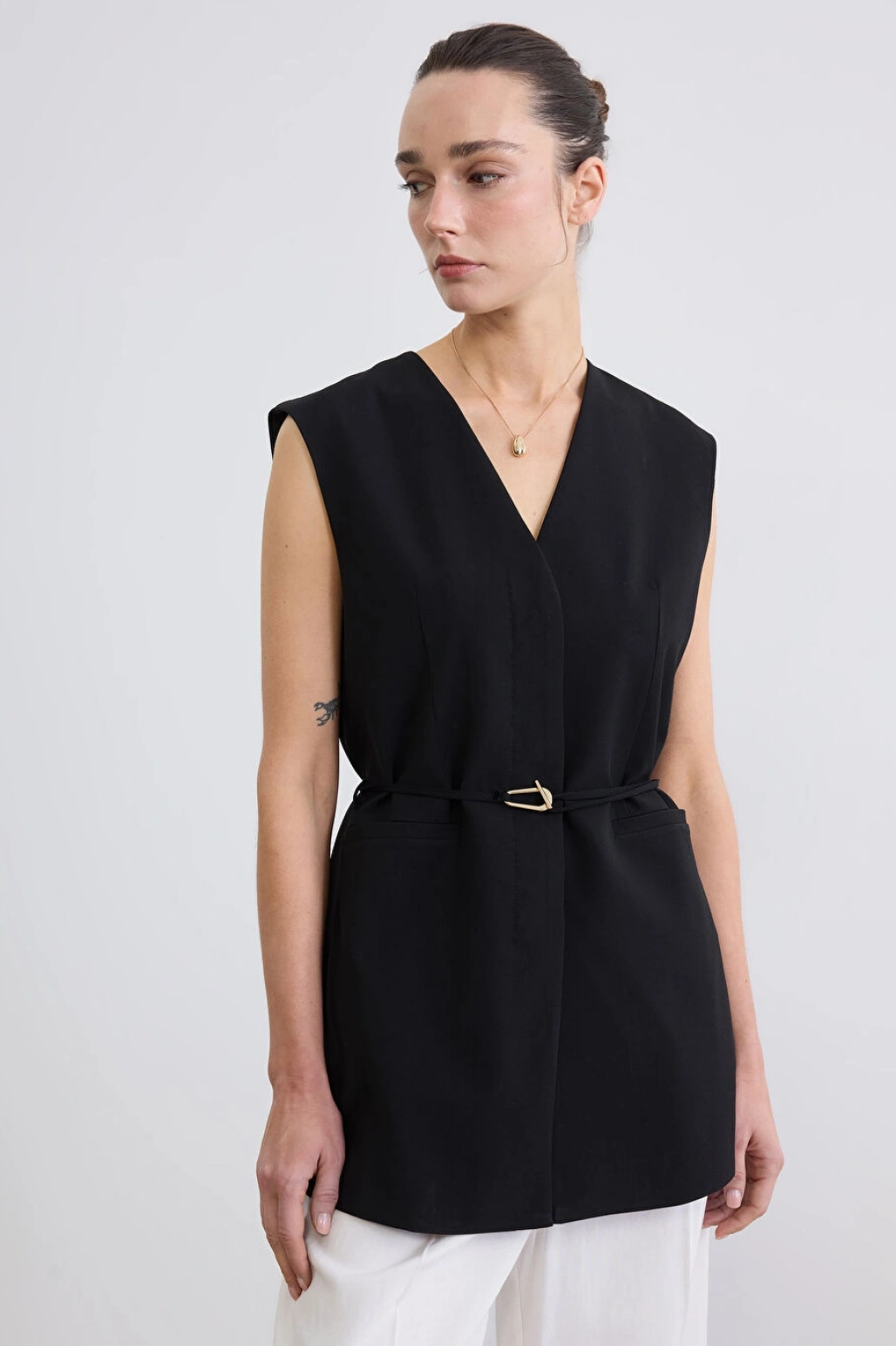LCW STUDIO Siyah V Yaka Beli Kemerli Kadın Yelek