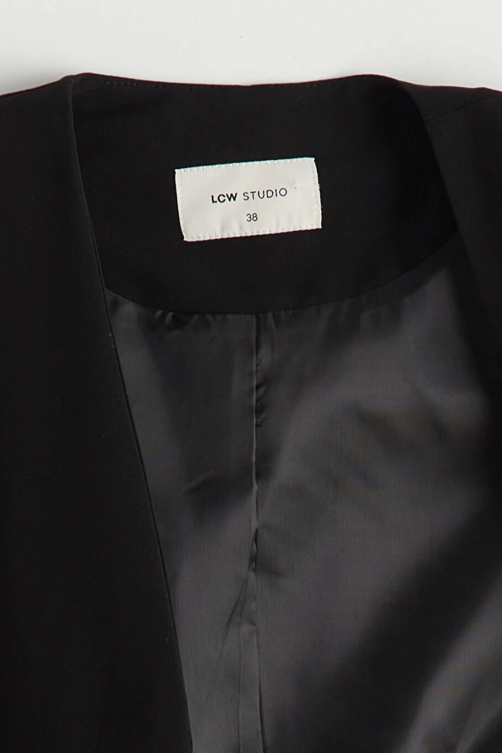 LCW STUDIO Siyah V Yaka Beli Kemerli Kadın Yelek