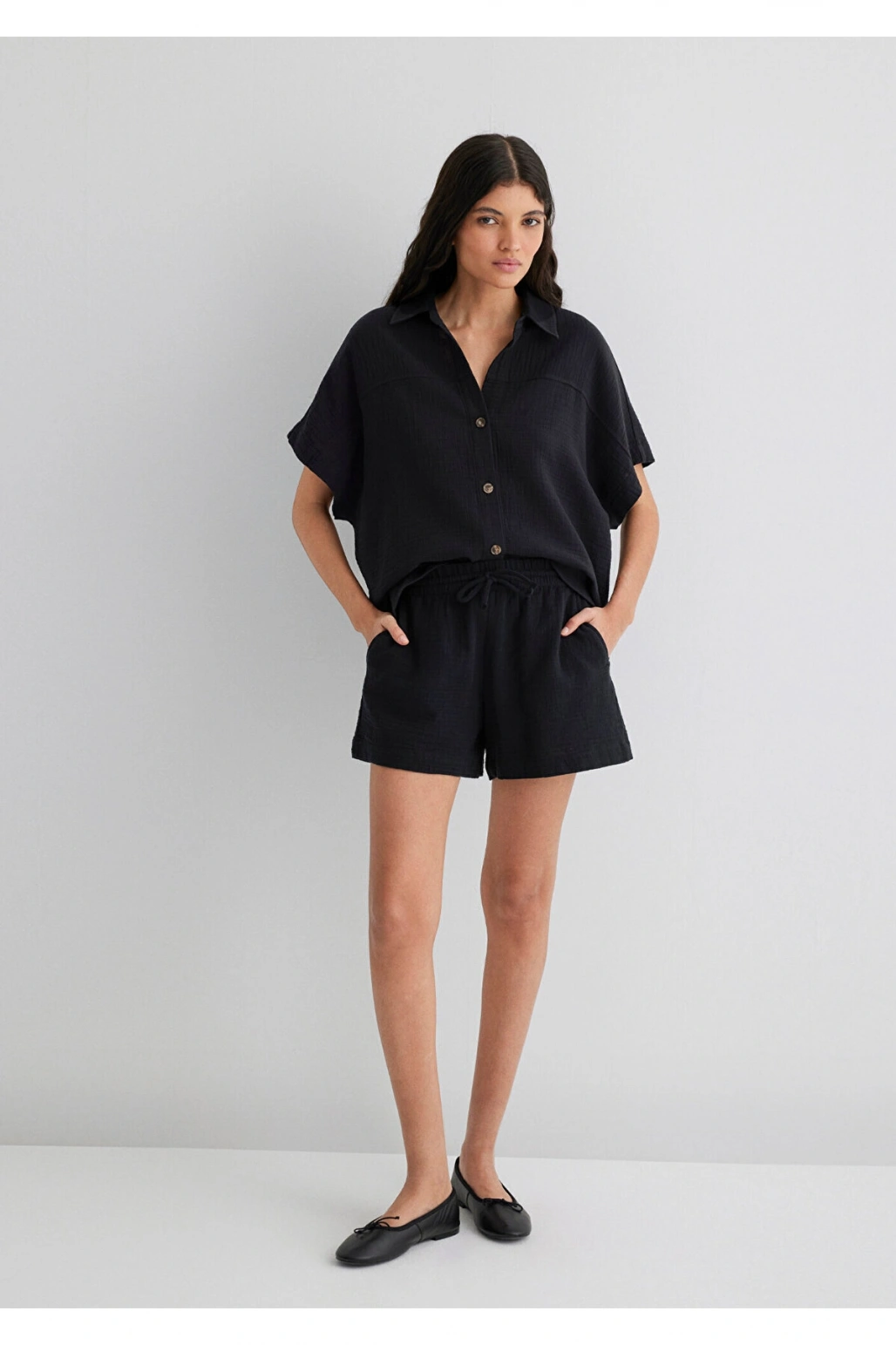 Mavi Dokulu Siyah Gömlek Loose Fit / Bol Rahat Kesim