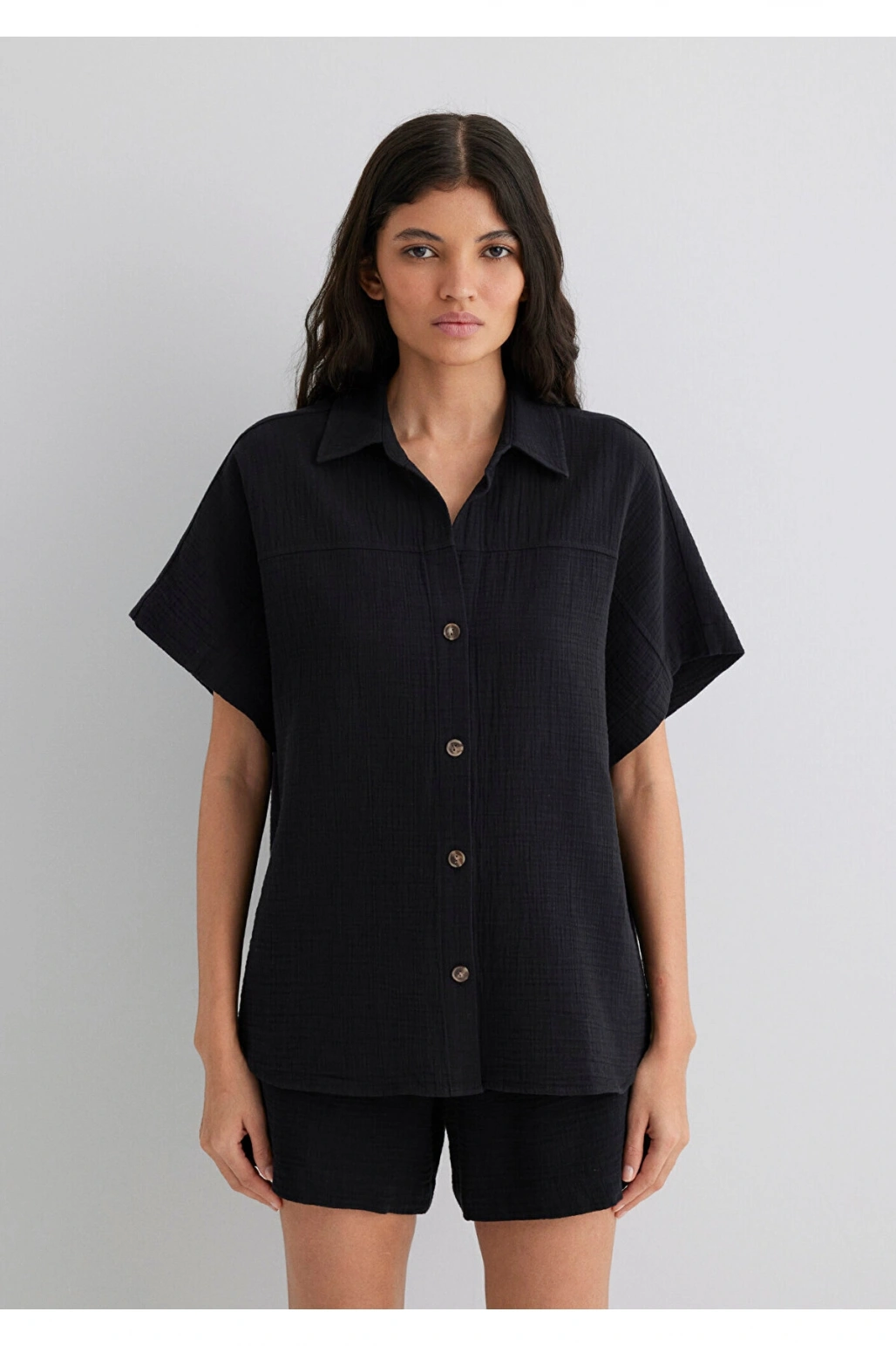 Mavi Dokulu Siyah Gömlek Loose Fit / Bol Rahat Kesim