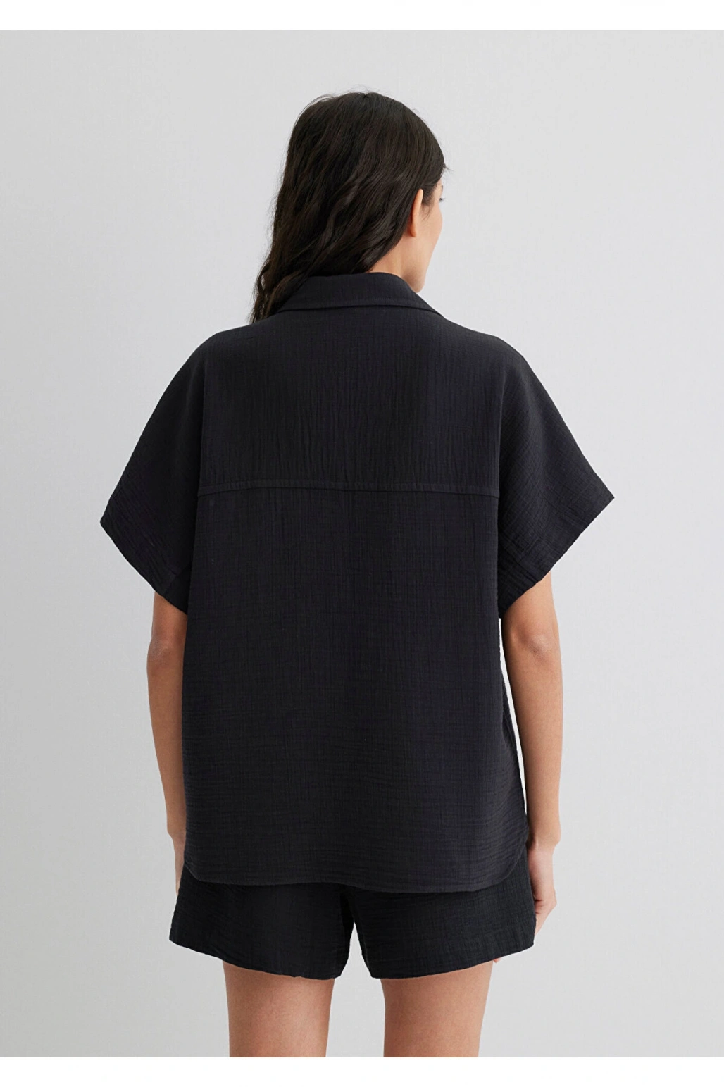 Mavi Dokulu Siyah Gömlek Loose Fit / Bol Rahat Kesim