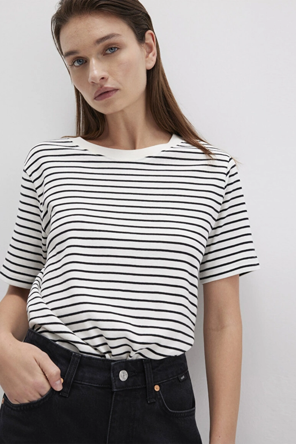 MAVİ Siyah Çizgili Tişört