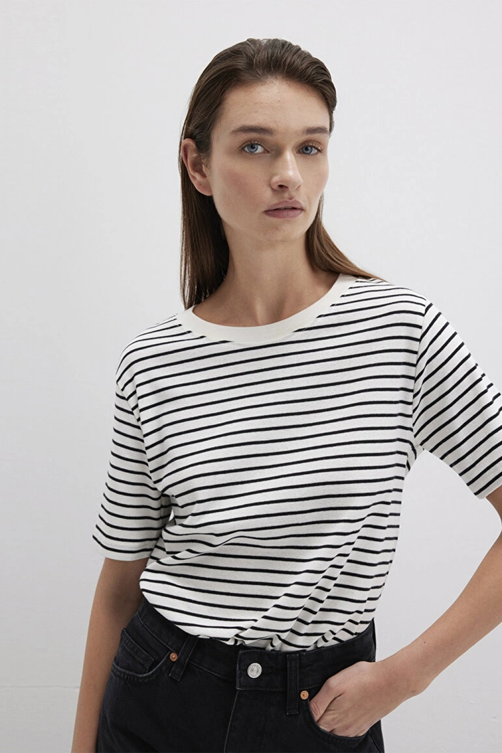 MAVİ Siyah Çizgili Tişört