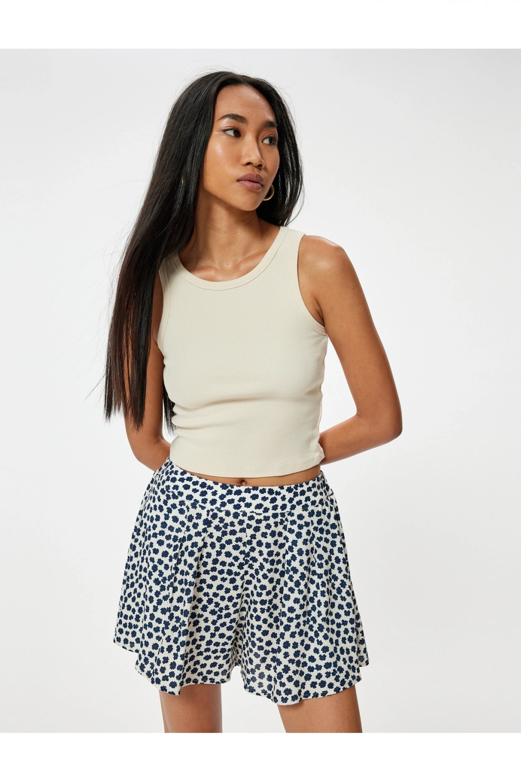 Koton Çiçekli Pileli Şort Etek Yüksek Bel Viskon Kumaş