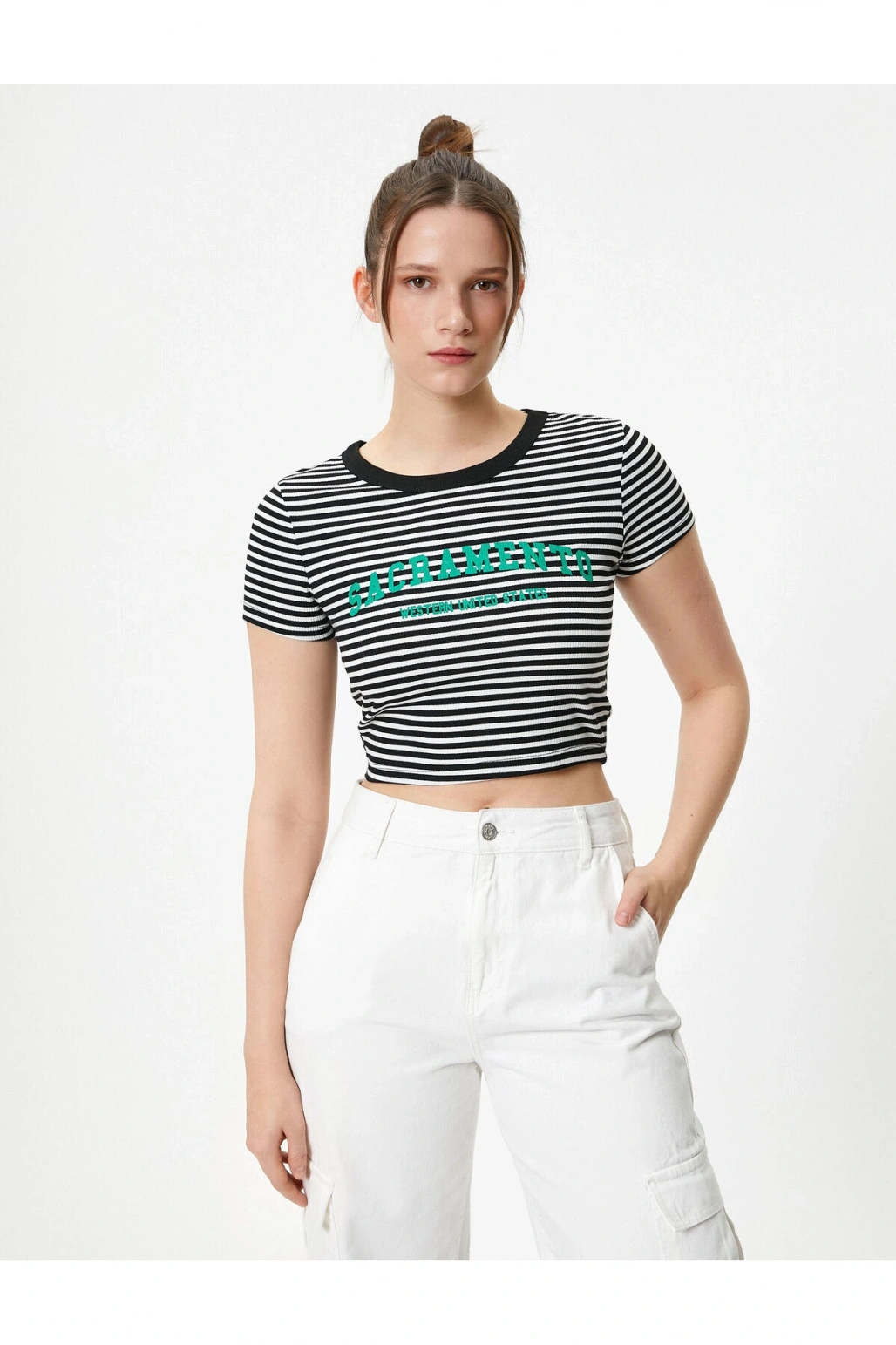 Koton Baskılı Crop Tişört Kısa Kollu Bisiklet Yaka Slim Fit Ribanalı