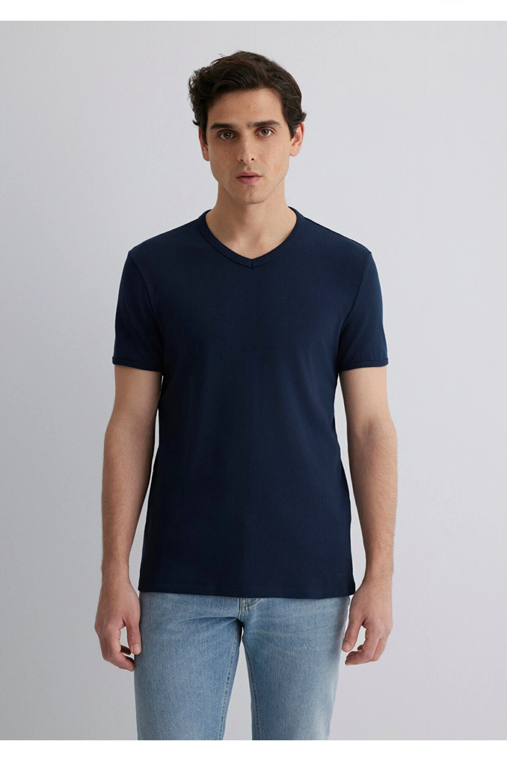Mavi Ribana Detaylı V Yaka Lacivert Tişört Fitted / Vücuda Oturan Kesim