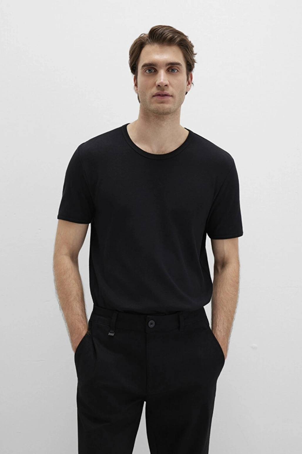 mavi Ribana Detaylı Siyah Tişört