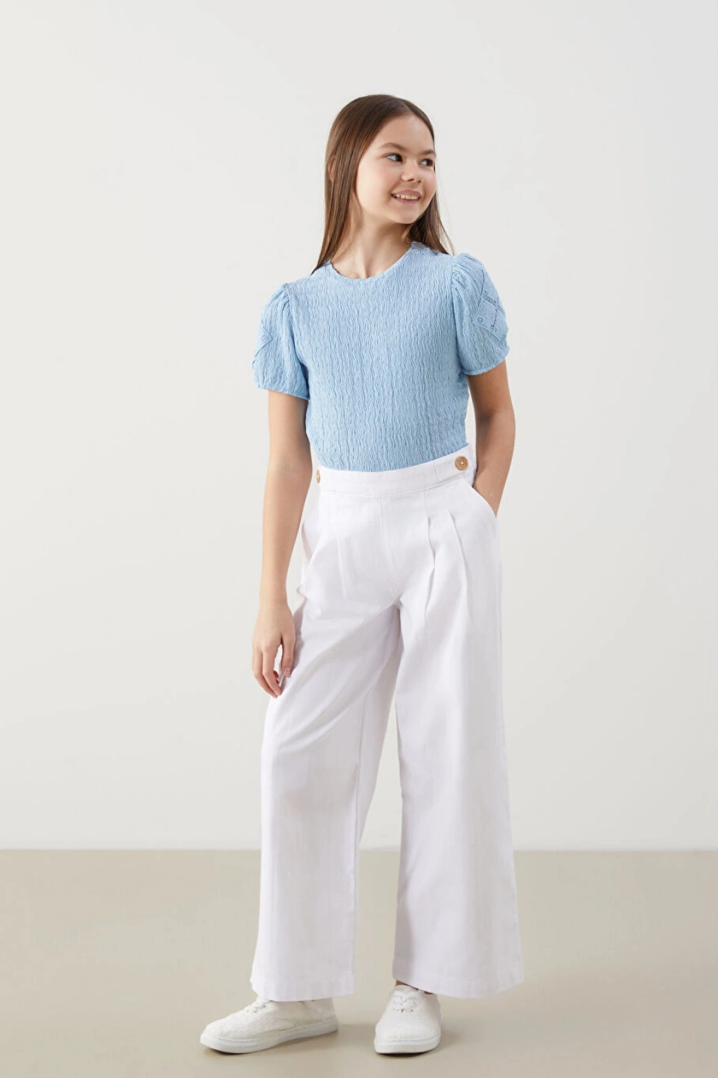 LCW Kids Mavi Bisiklet Yaka Dokulu Kız Çocuk Tişört