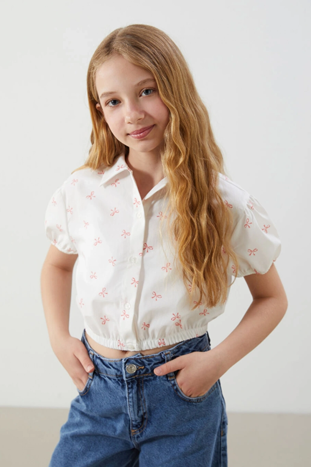 LCW Kids Ekru Fiyonk Baskılı Kız Çocuk Crop Gömlek