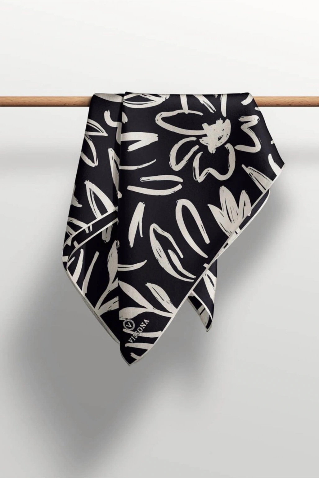 Vissona %100 Twill İpek Büyük Çiçek Desenli Siyah - Krem Renkli 90x90 Eşarp Dikim Şekli : El Dikişi