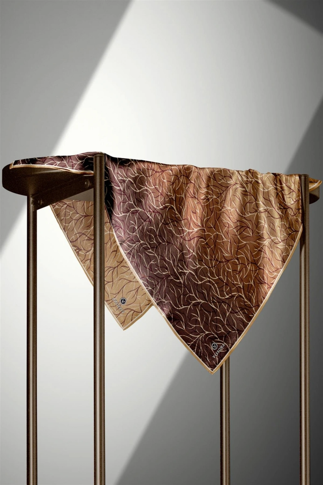 %100 Twill İpek Degrade Desenli Hardal Renkli 90x90 Eşarp Dikim Şekli : El Dikişi