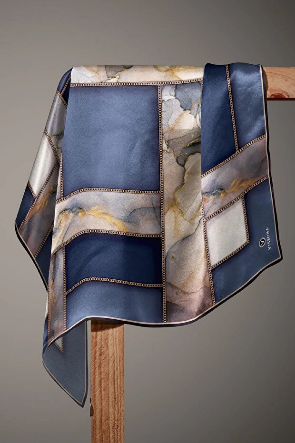 Vissona %100 Twill İpek Efektli Bant Desenli İndigo - Lacivert Renkli 90x90 Eşarp Dikim Şekli El Dikişi