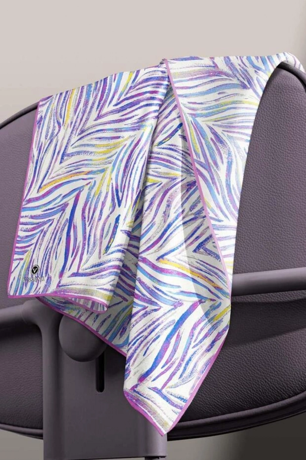 Vissona %100 Twill İpek Yaprak Desenli Pembe - Saks Renkli 90x90 Eşarp Dikim Şekli : El Dikişi