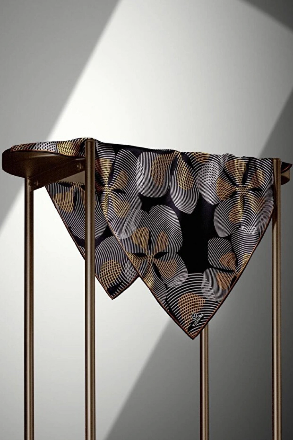 Vissona %100 Twill İpek Çizgili Çiçek Desenli Taba - Siyah Renkli 90x90 Eşarp Dikim Şekli : El Dikişi