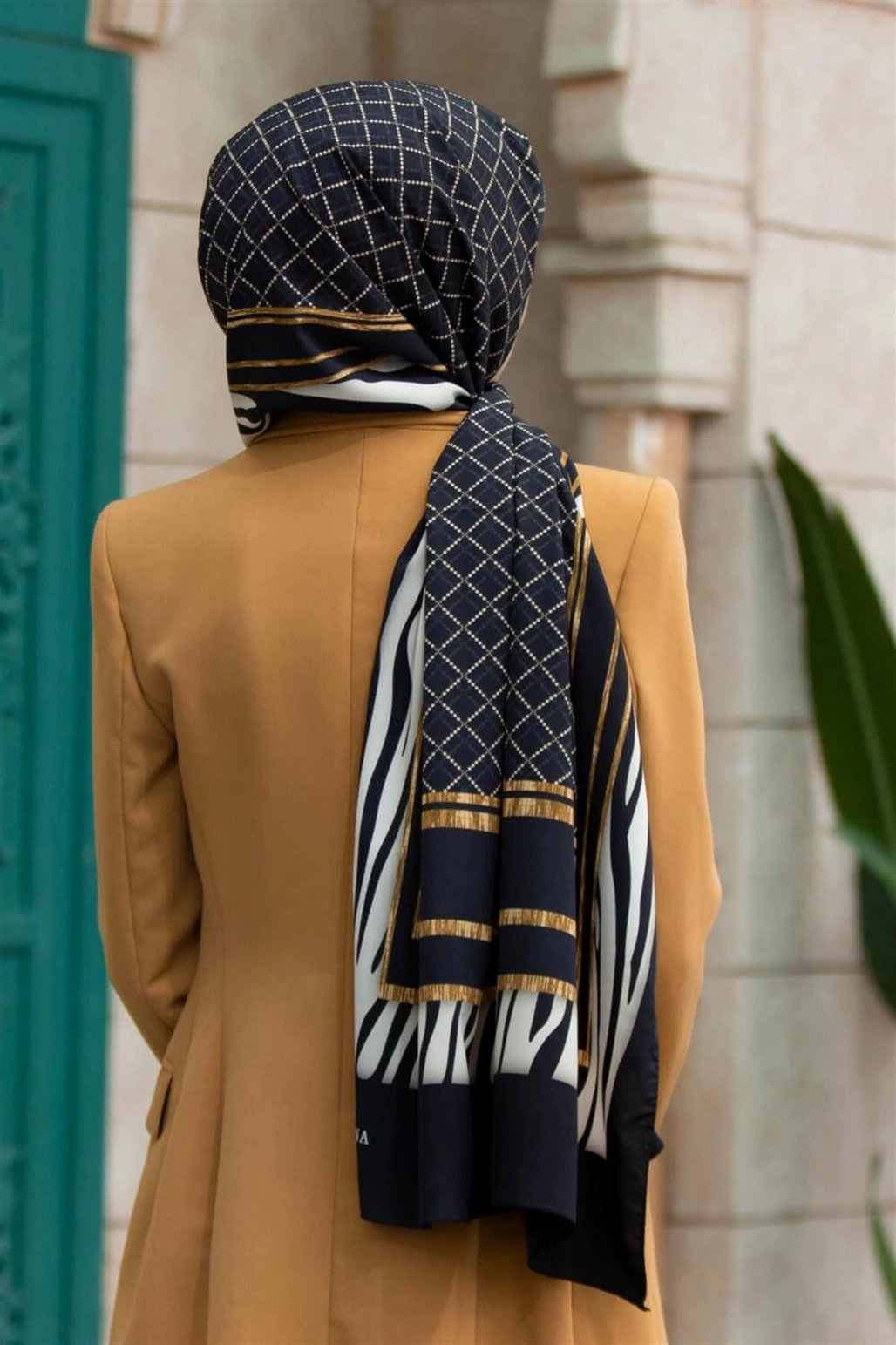 Vissona LÜKS MEDİNE ZEBRALI BAKLAVA DESENLİ SİYAH RENKLİ 75X195 KIRIŞMAZ ŞAL MOSS KREP DİKİŞ TİPİ İTALYAN