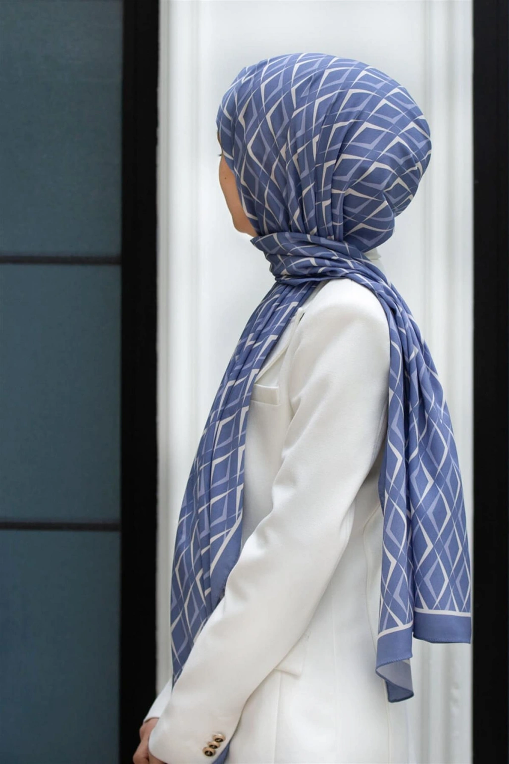 Vissona LÜKS MEDİNE İPEĞİ GEOMETRİK DESENLİ BEBE MAVİSİ RENKLİ 75X195 KIRIŞMAZ ŞAL MOSS KREP DİKİŞ TİPİ İTAL