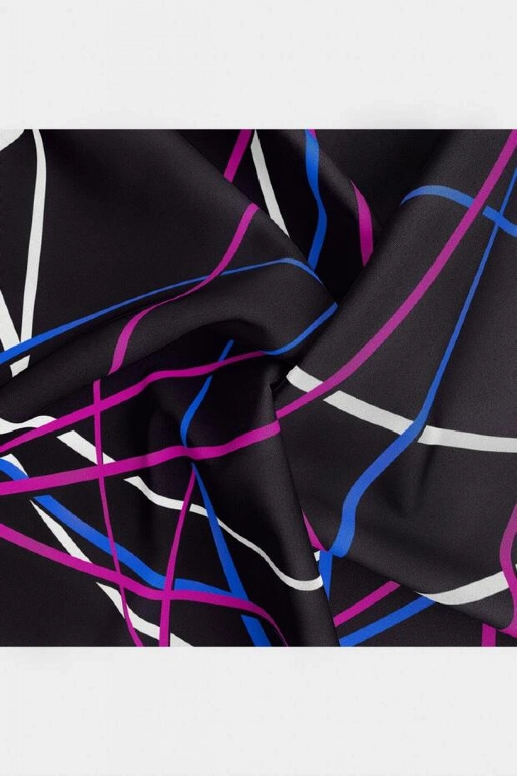 Vissona %100 Twill İpek Çizgili Desenli Saks - Fuşya Renkli 90x90 Eşarp Dikim Şekli : El Dikişi