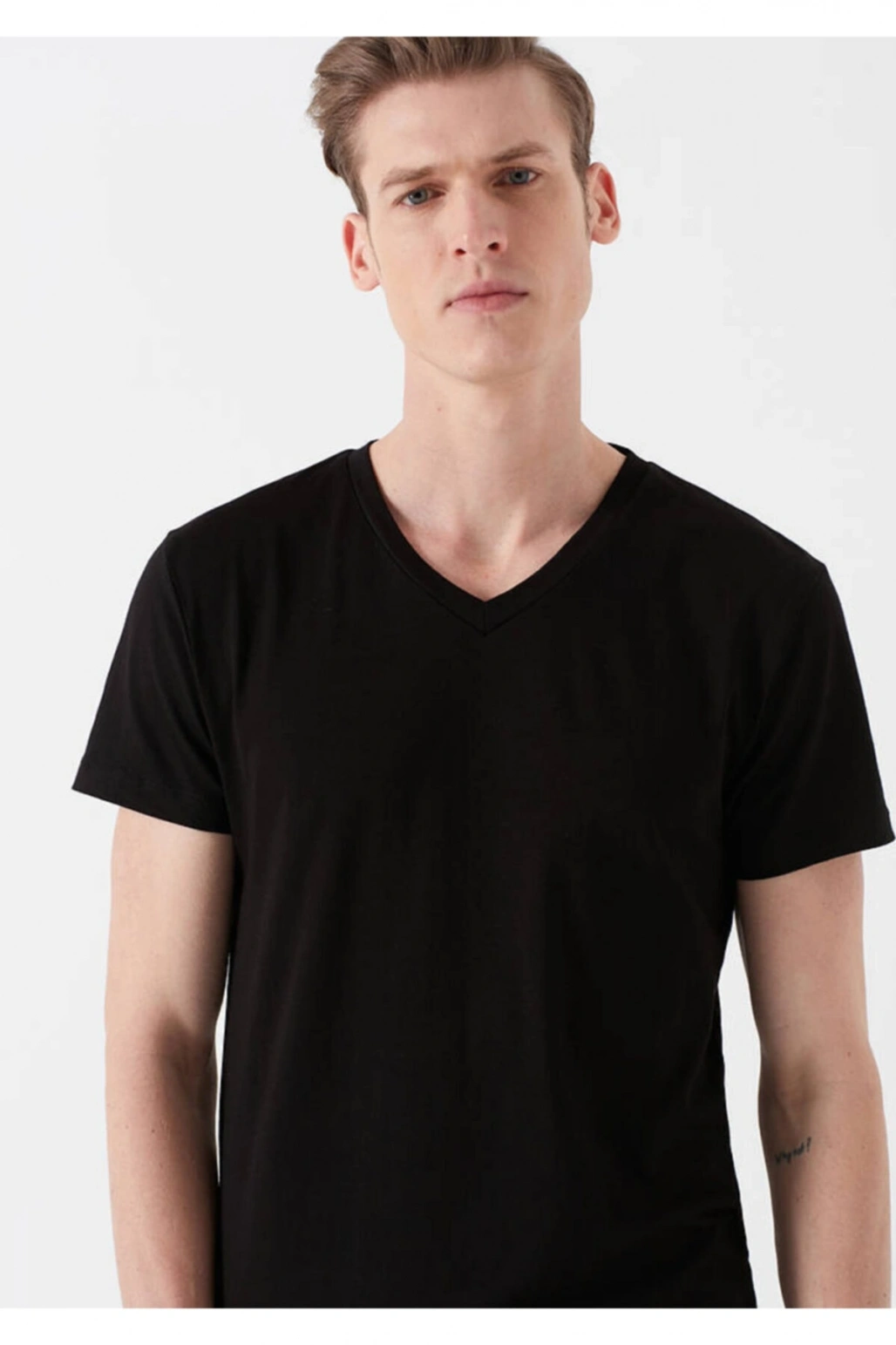 MAVİ STRETCH V YAKA TİŞÖRT Siyah,