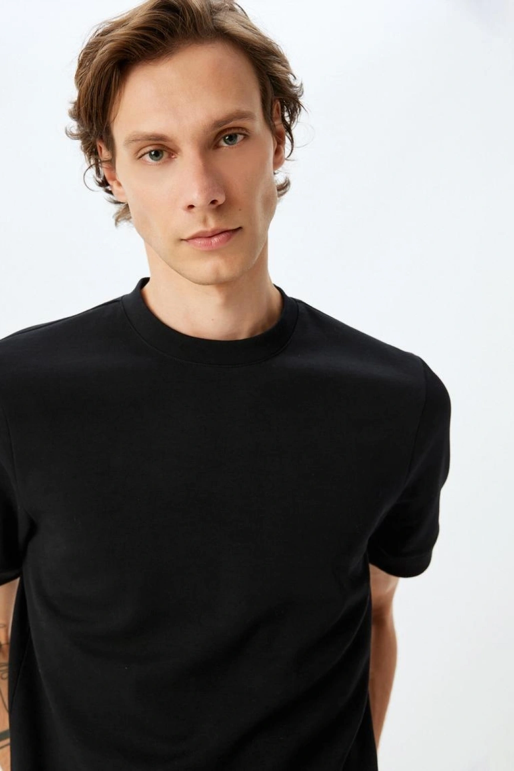 KOTON Kısa Kollu Pamuk Karışımlı Kalın Tok Kumaş Regular Fit Bisiklet Yaka Tişört