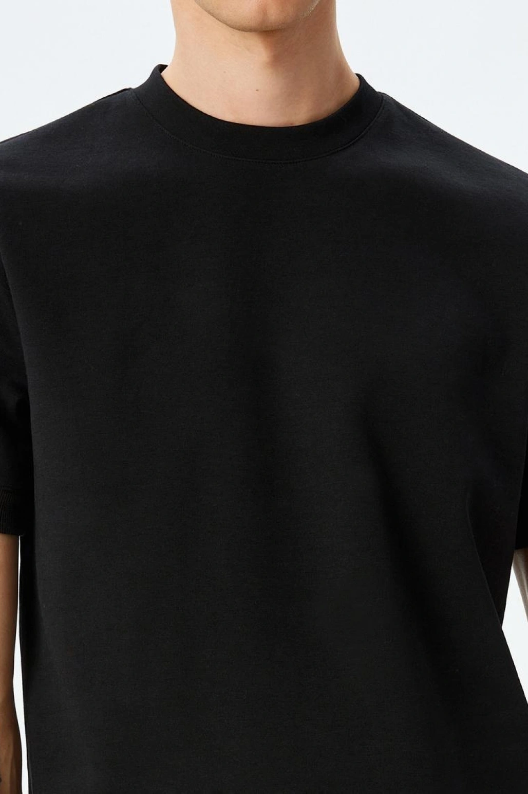 KOTON Kısa Kollu Pamuk Karışımlı Kalın Tok Kumaş Regular Fit Bisiklet Yaka Tişört