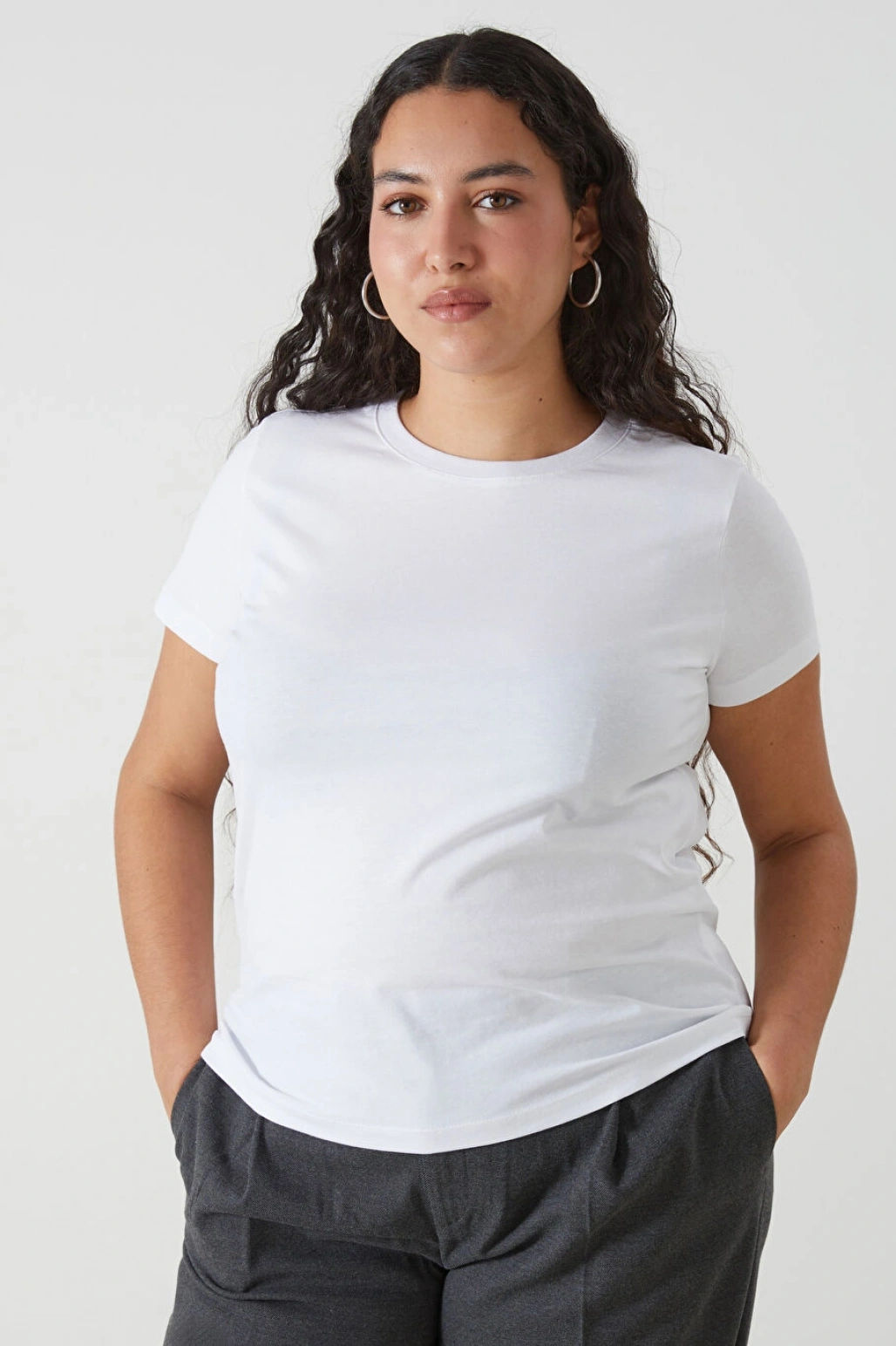 LCW Vision Beyaz Bisiklet Yaka Düz Kısa Kollu Kadın Tişört