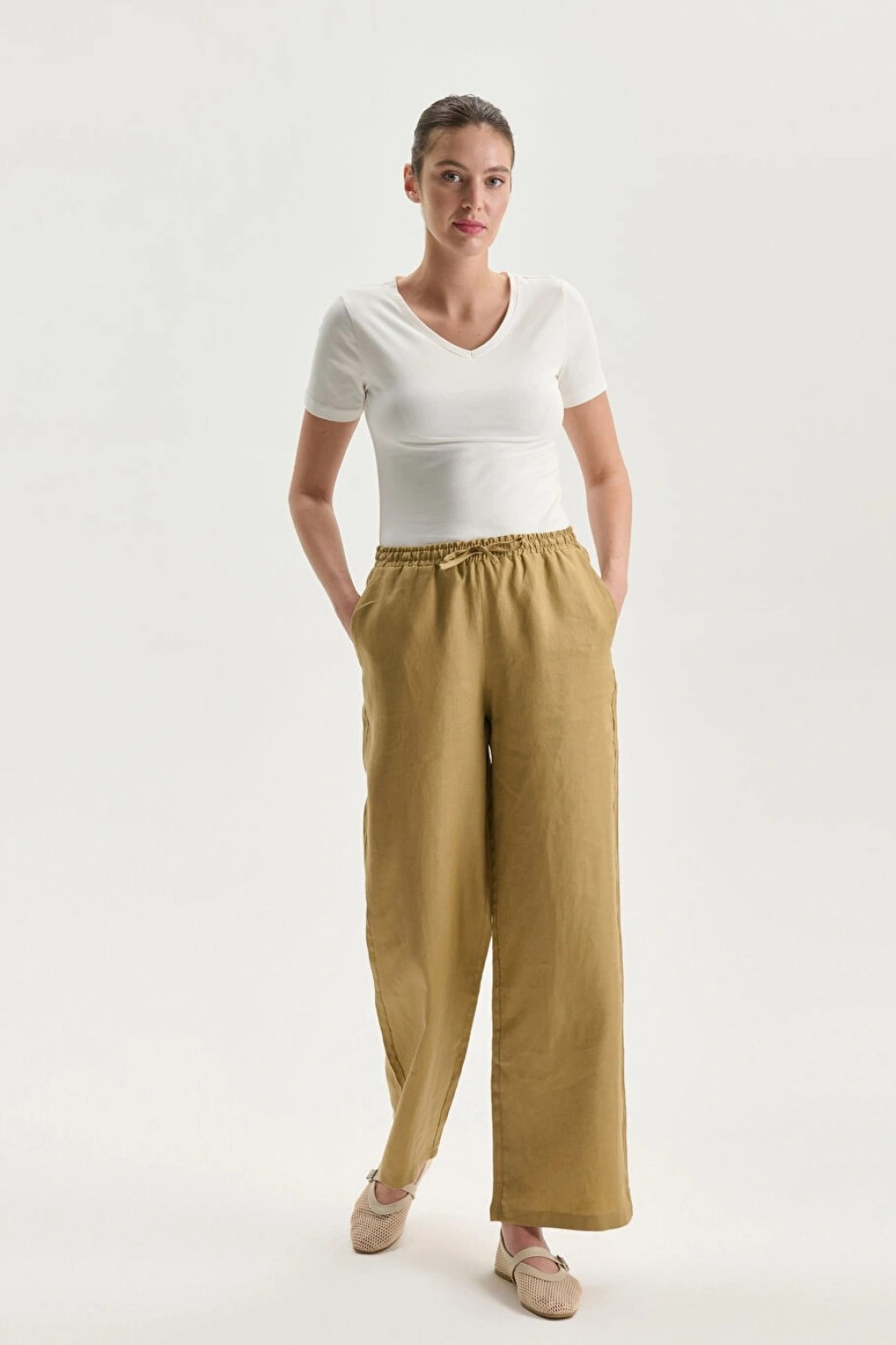 LCWAIKIKI Classic Beyaz V Yaka Kadın Tişört