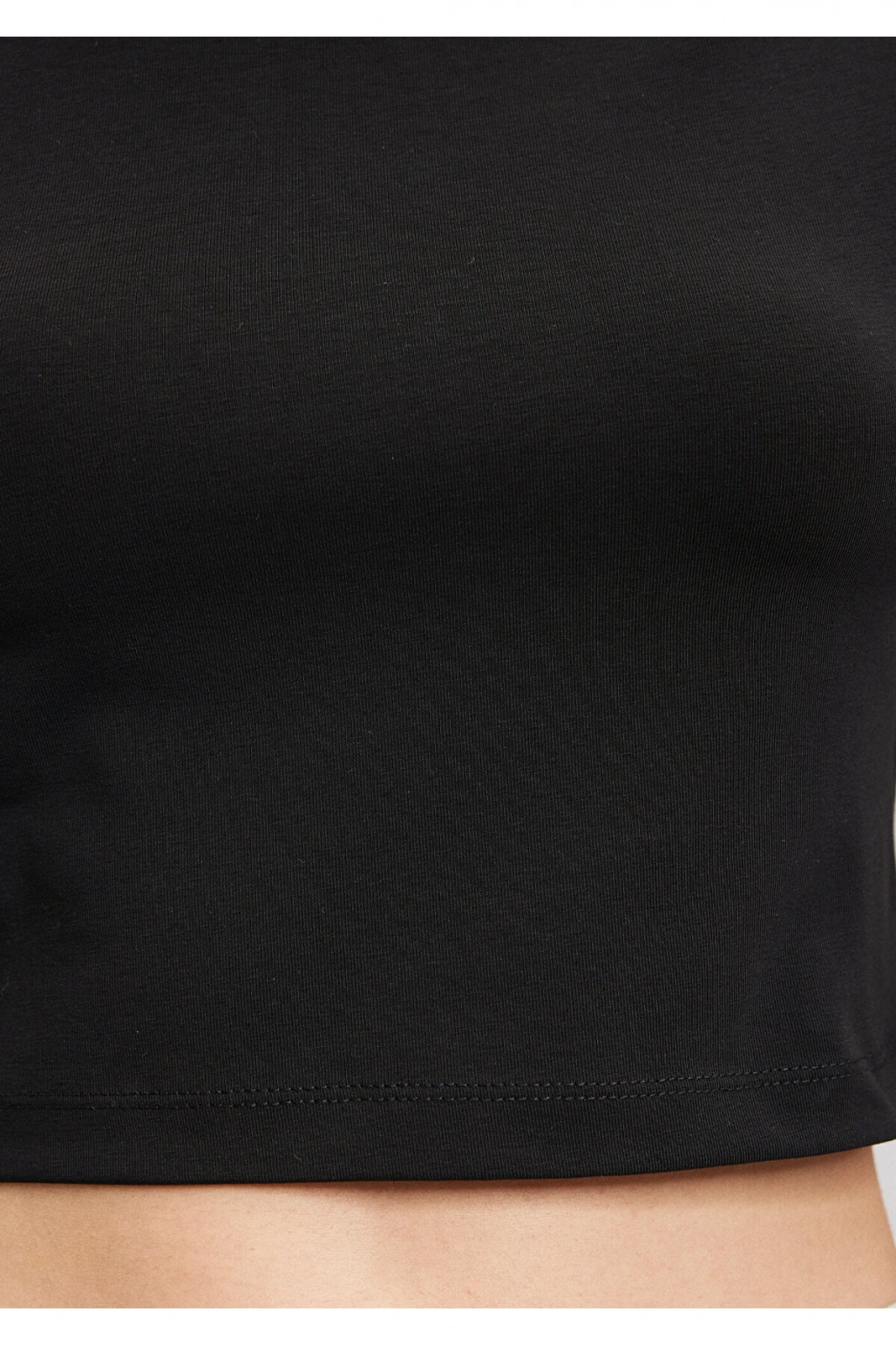 Mavi Omuz Detaylı Crop Siyah Tişört Slim Fit / Dar Kesim