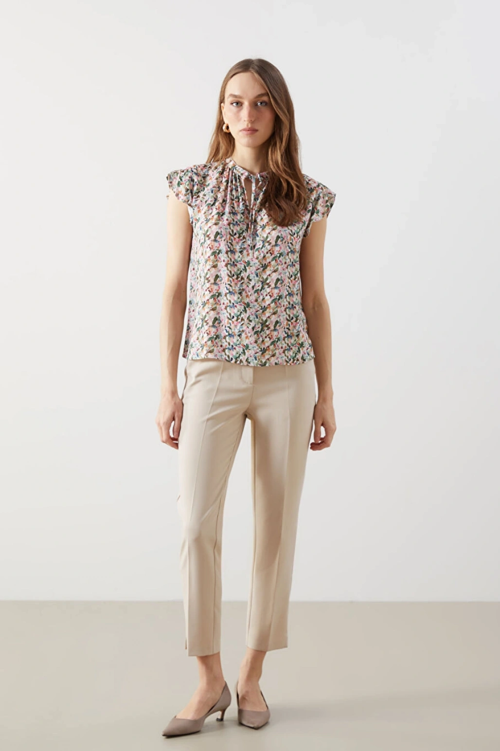 LCWAIKIKI Classic Bağlamalı Yaka Çiçekli Kadın Bluz