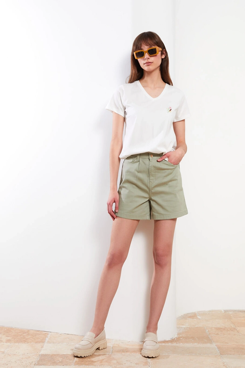 LCWAIKIKI Basic Yeşil Rahat Kalıp Düz Cep Detaylı Gabardin Kadın Şort