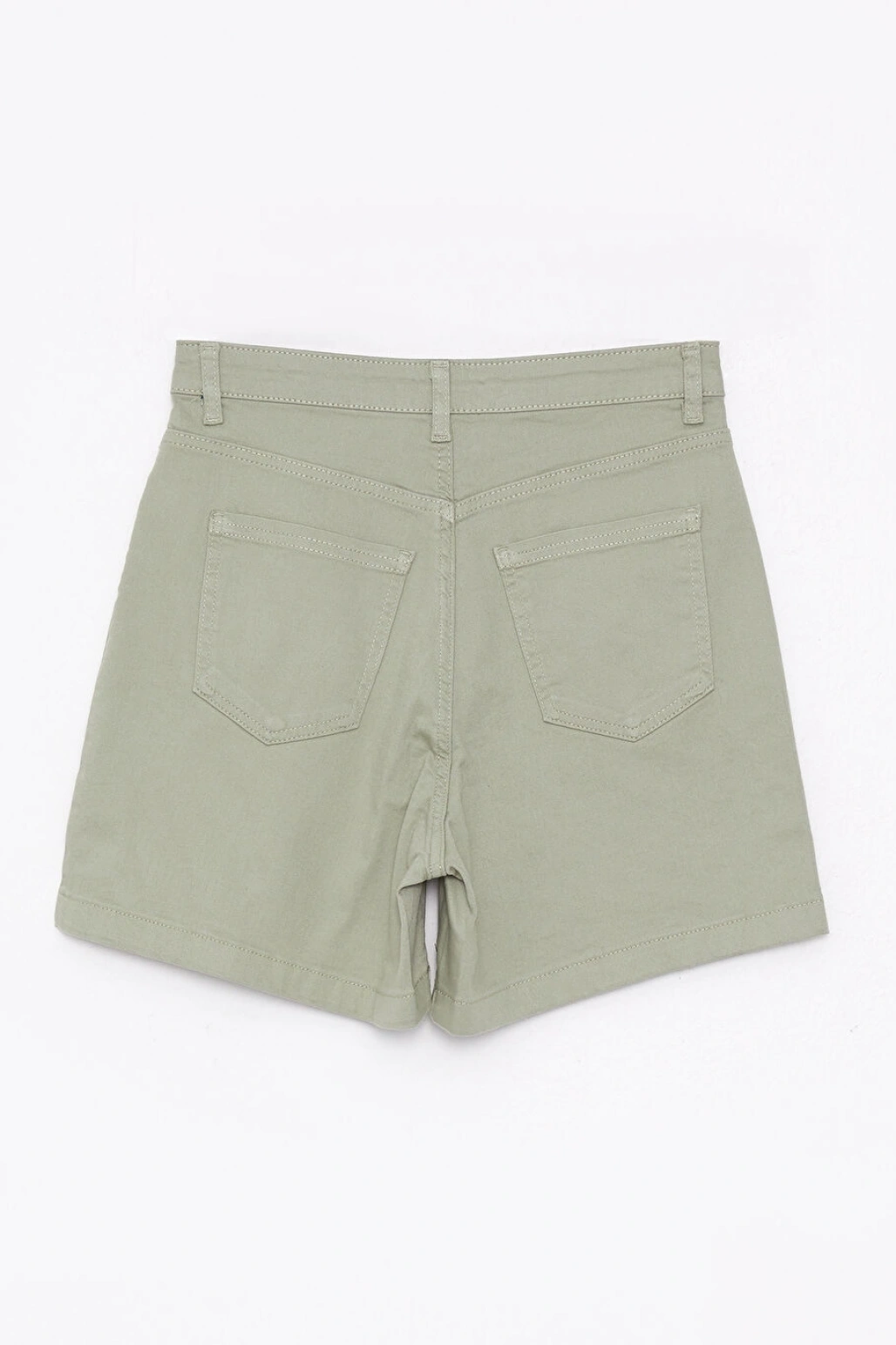 LCWAIKIKI Basic Yeşil Rahat Kalıp Düz Cep Detaylı Gabardin Kadın Şort