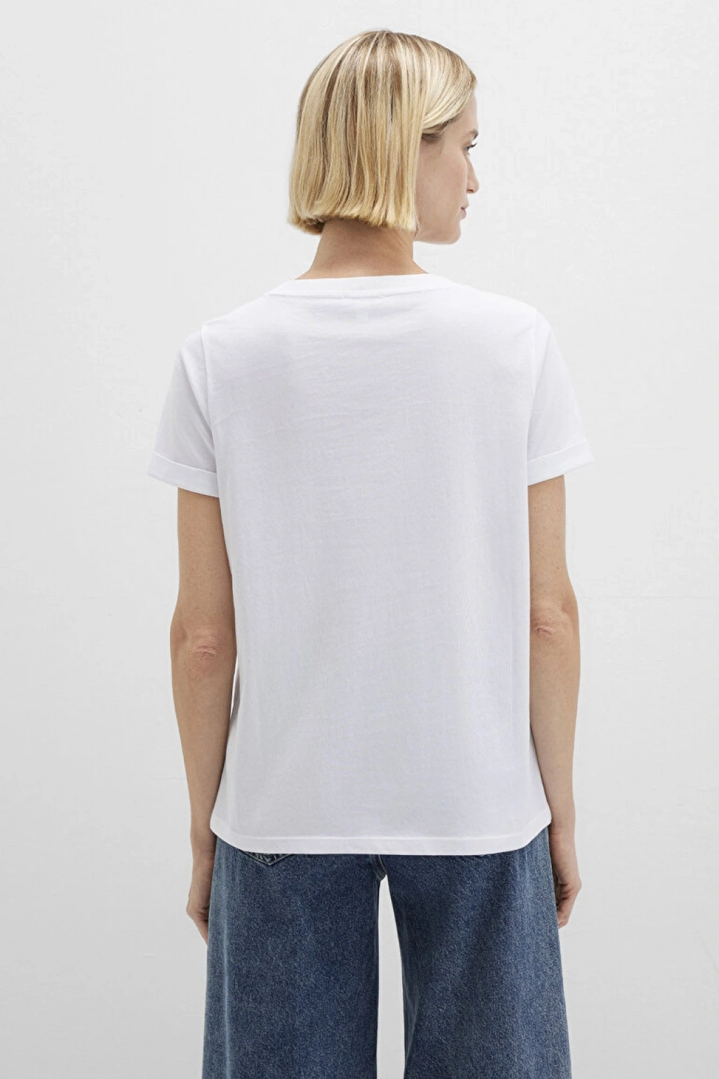 Mavi V Yaka Beyaz Basic Tişört Regular Fit / Normal Kesim