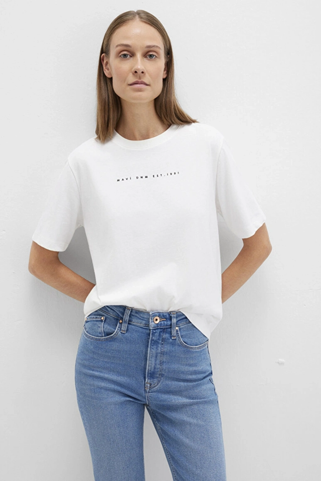 Mavi Baskılı Ekru Tişört