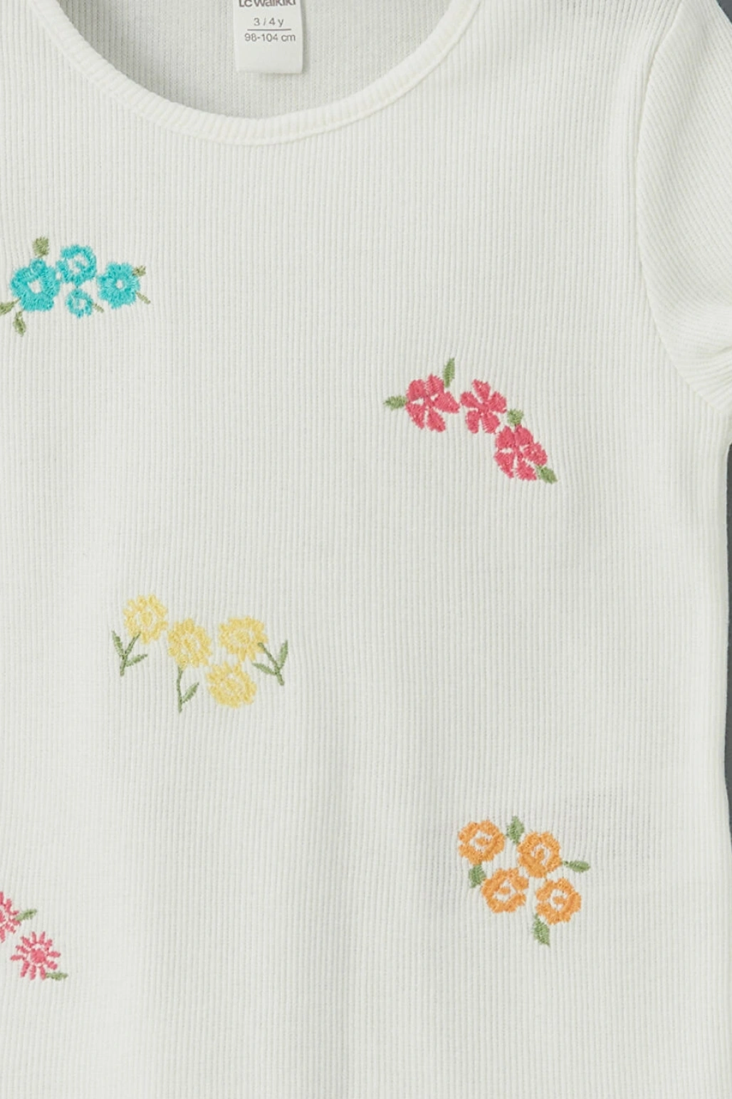 LC Waikiki LCW Kids Bisiklet Yaka Çiçekli Kız Çocuk Tişört