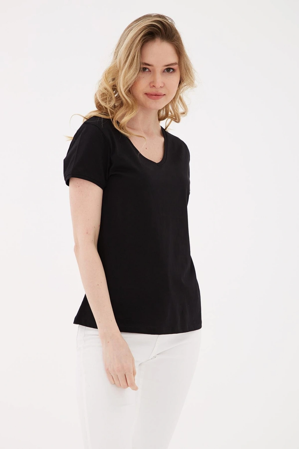 Fashion Friends V Yaka %100 Pamuklu Tişört Siyah
