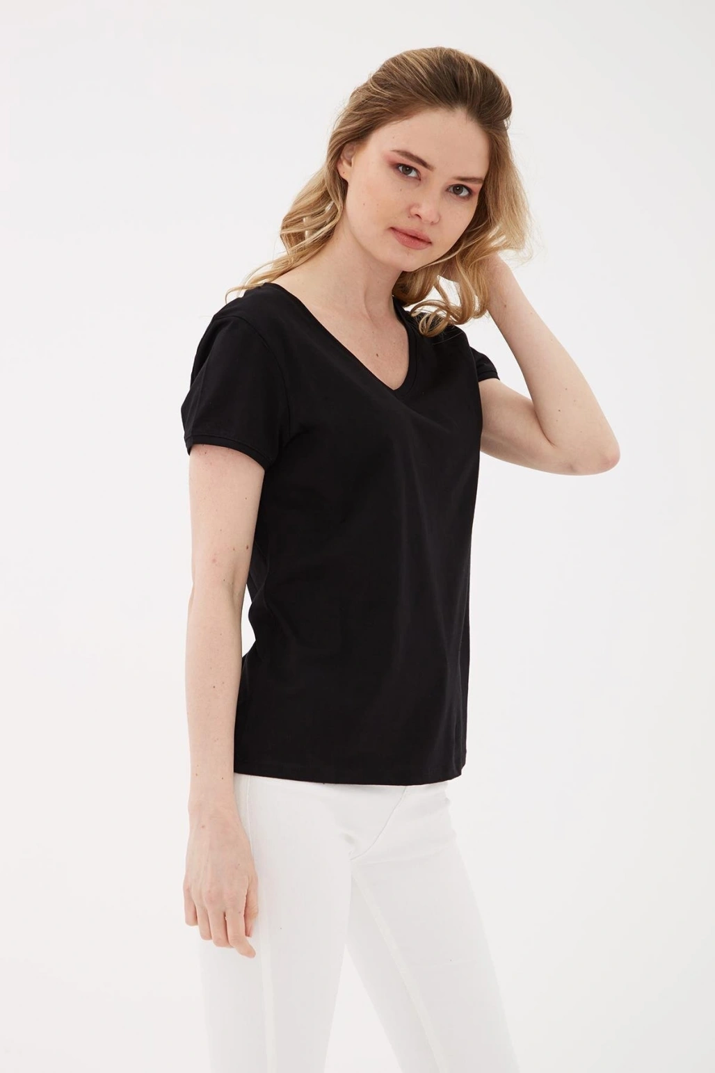 Fashion Friends V Yaka %100 Pamuklu Tişört Siyah